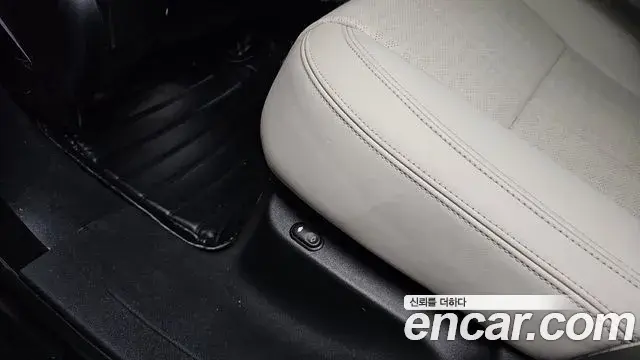 Land Rover Range Rover Velar 2018 — Photo 27/41