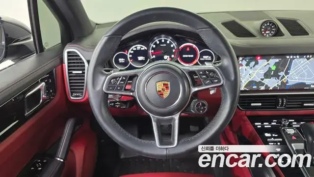 Porsche Cayenne 2020 — Фото 13/20
