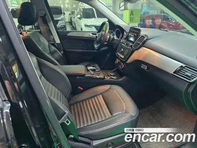Mercedes-Benz GLE-Class 2018 — Фото 12/20