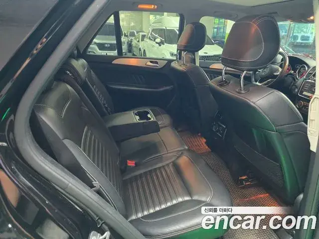 Mercedes-Benz GLE-Class 2018 — Фото 13/20