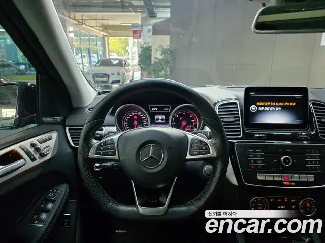Mercedes-Benz GLE-Class 2018 — Фото 14/20