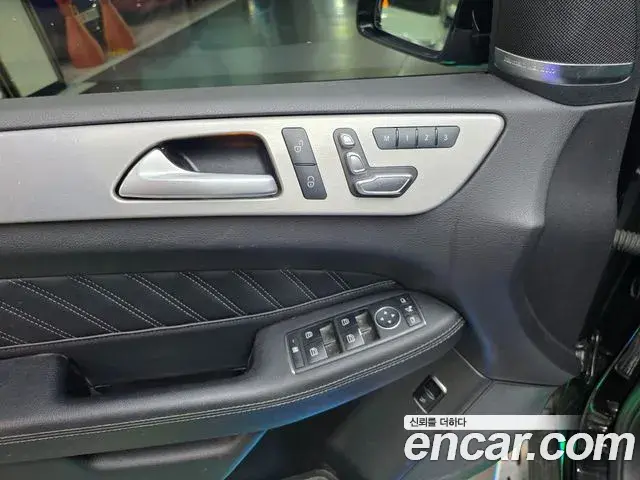 Mercedes-Benz GLE-Class 2018 — Фото 15/20