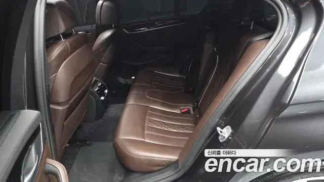 BMW 5 Series 2019 — Фото 12/20