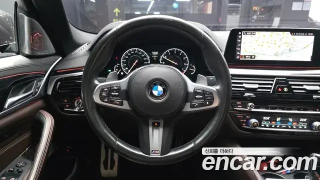 BMW 5 Series 2019 — Фото 13/20