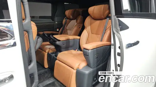 Toyota Alphard 2025 — Şəkil 20/38