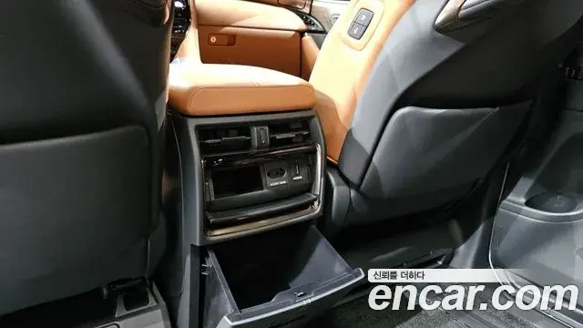 Toyota Alphard 2025 — Şəkil 21/38