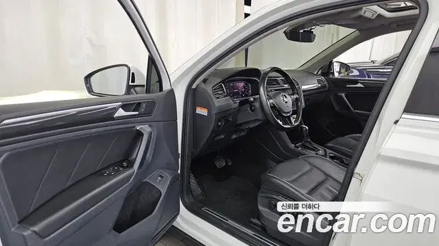 Volkswagen Tiguan 2020 — ფოტო 10/20