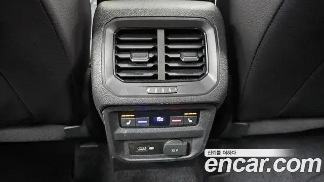 Volkswagen Tiguan 2020 — ფოტო 18/20