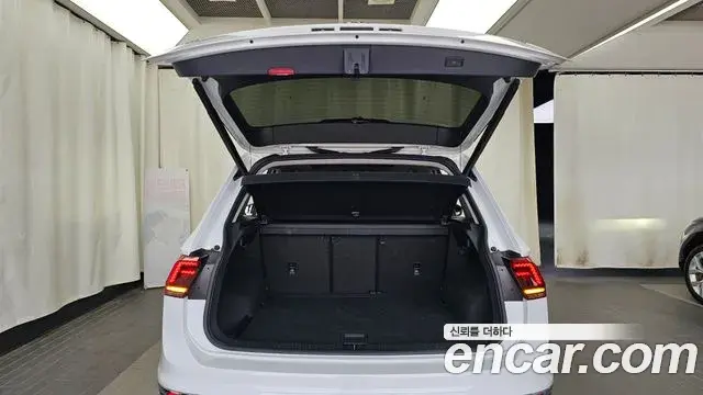 Volkswagen Tiguan 2020 — ფოტო 20/20