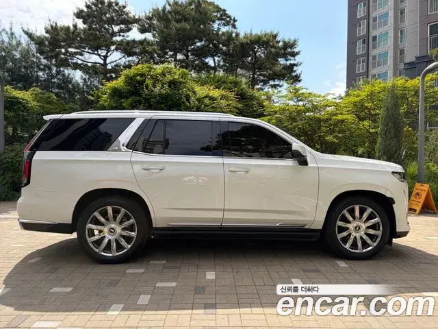 Cadillac Escalade 2022 — Photo 16/20