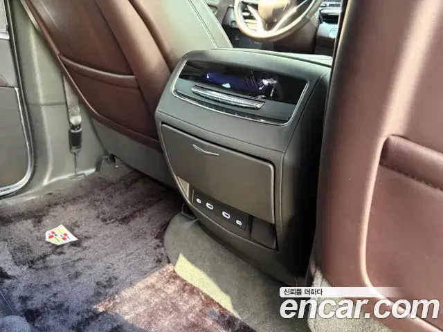 Cadillac Escalade 2022 — Photo 9/20