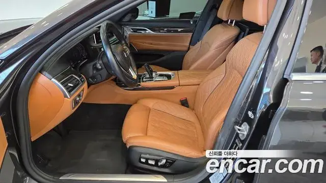 BMW 7 Series 2019 — Фото 9/14