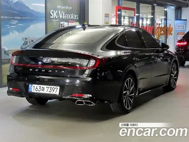 Hyundai Sonata 2021 — Фото 1/20