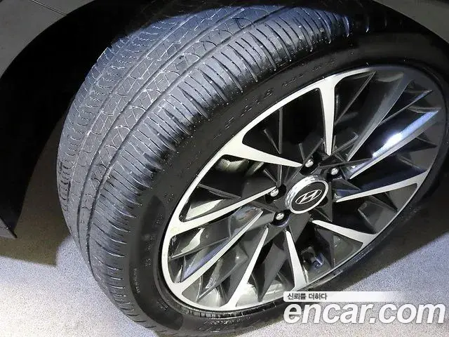 Hyundai Sonata 2021 — Фото 4/20