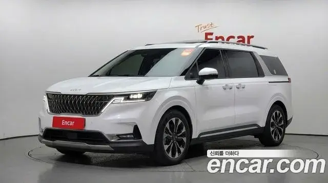 Kia Carnival 2023 — Фото 1/20