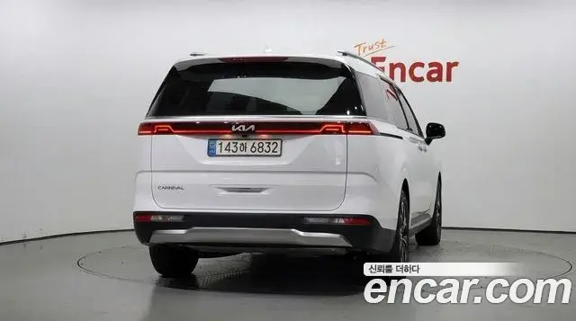 Kia Carnival 2023 — Фото 4/20