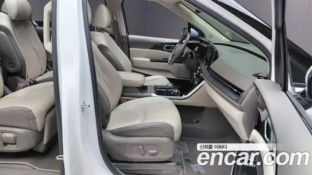 Kia Carnival 2023 — Фото 10/20