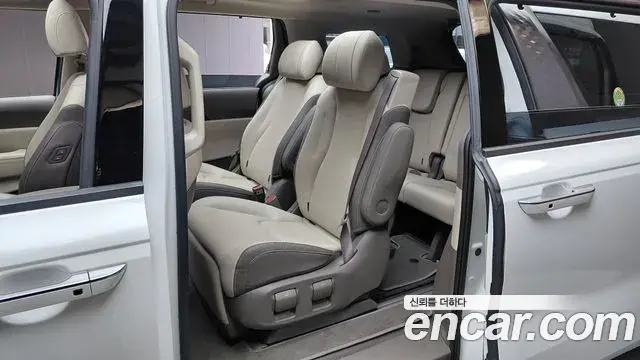 Kia Carnival 2023 — Фото 11/20