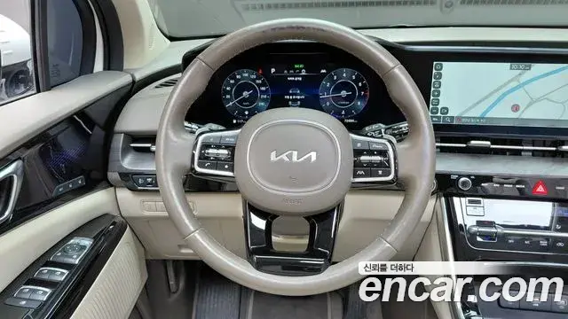 Kia Carnival 2023 — Фото 13/20
