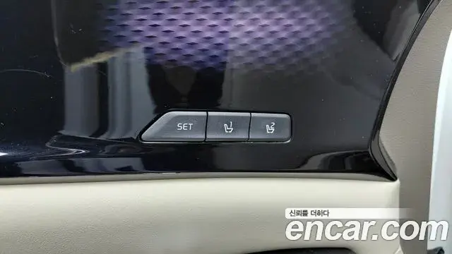 Kia Carnival 2023 — ფოტო 29/32