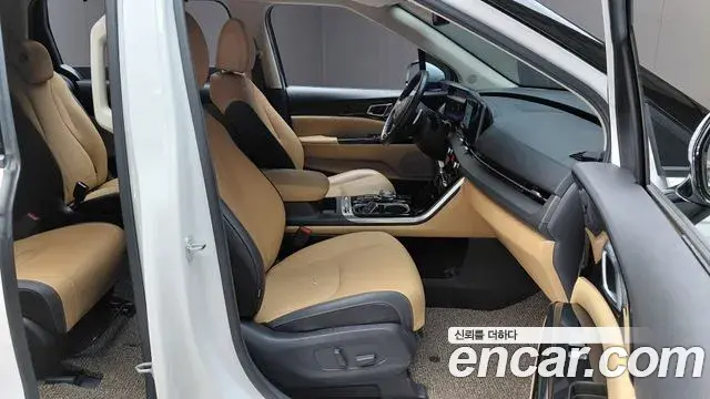 Kia Carnival 2023 — Фото 10/20