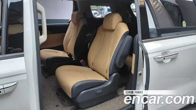 Kia Carnival 2023 — Фото 12/20
