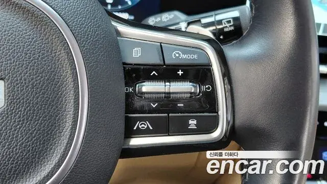 Kia Carnival 2023 — Фото 13/20