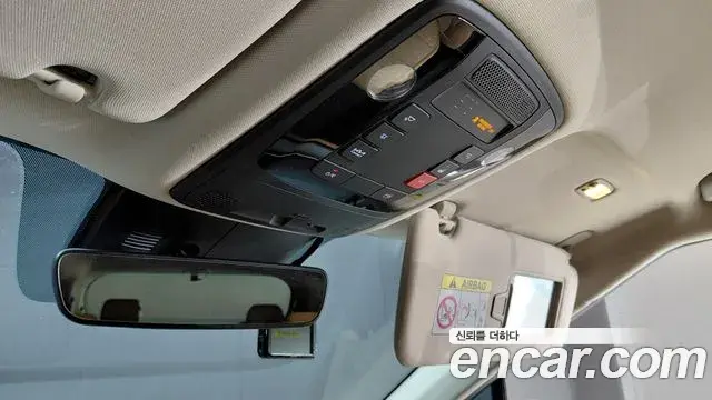 Kia Carnival 2023 — Фото 17/20