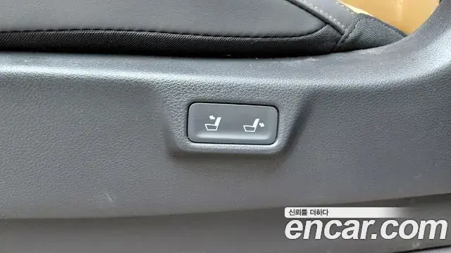 Kia Carnival 2023 — Фото 18/20