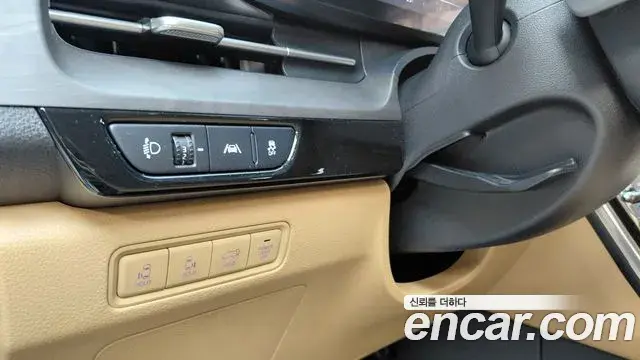 Kia Carnival 2023 — Фото 19/20