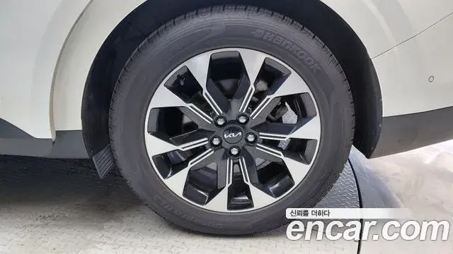 Kia Carnival 2023 — Şəkil 12/32