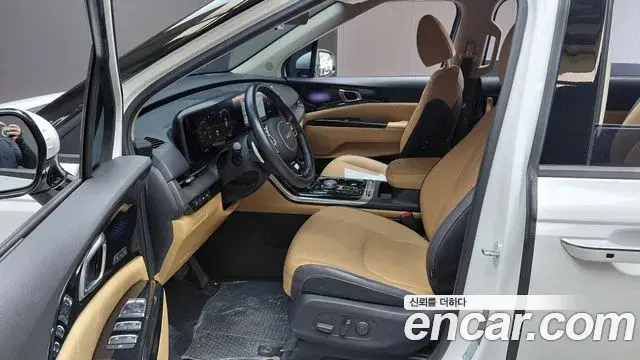 Kia Carnival 2023 — Şəkil 16/32