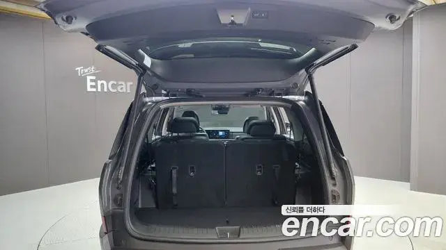 Hyundai Santa Fe 2023 — Фото 18/20