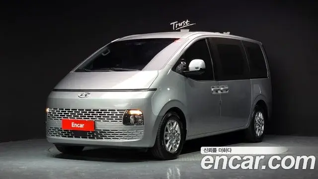 Hyundai Staria 2021 — Фото 1/20