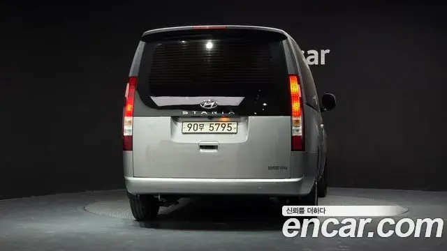 Hyundai Staria 2021 — Фото 4/20