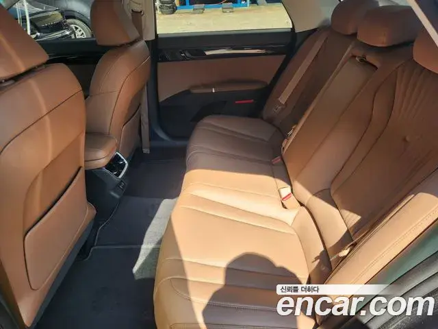 Hyundai Grandeur 2025 — Фото 16/18