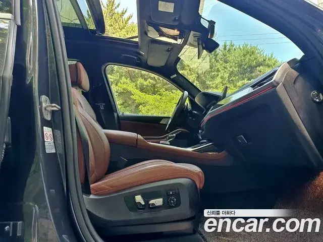 BMW X7 2021 — Photo 4/13
