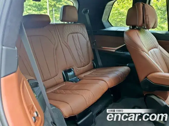 BMW X7 2021 — Photo 6/13
