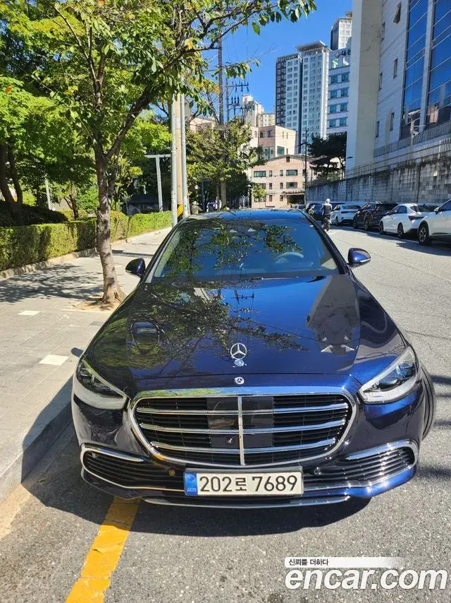 Mercedes-Benz S-Class 2022 — Photo 1/11