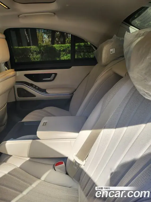 Mercedes-Benz S-Class 2022 — Photo 10/11
