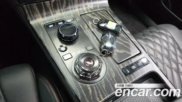 Genesis Electrified G80 2025 — Photo 8/20