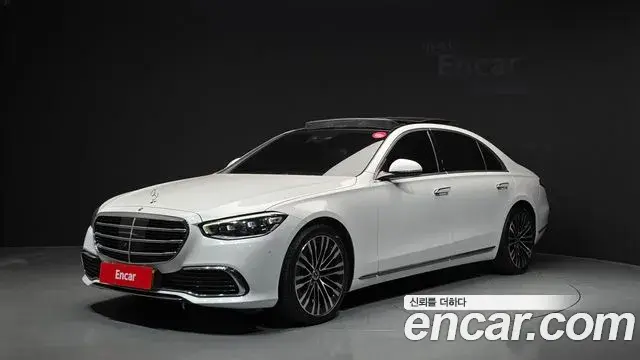 Mercedes-Benz S-Class 2024 — Photo 1/20