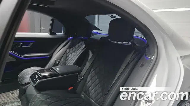 Mercedes-Benz S-Class 2024 — Photo 12/20