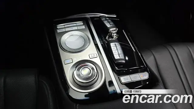 Genesis Electrified G80 2021 — Photo 9/20