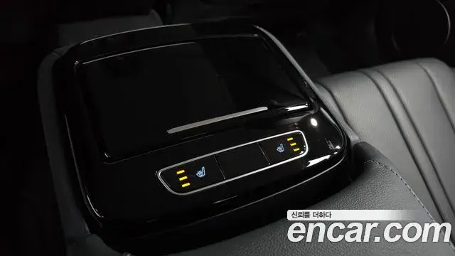 Genesis Electrified G80 2021 — Photo 18/20