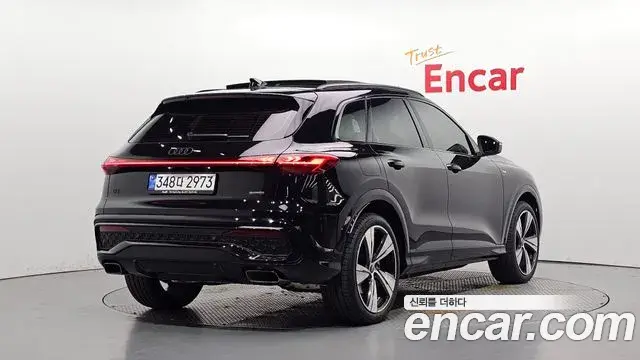 Audi Q5 2025 — Photo 2/20