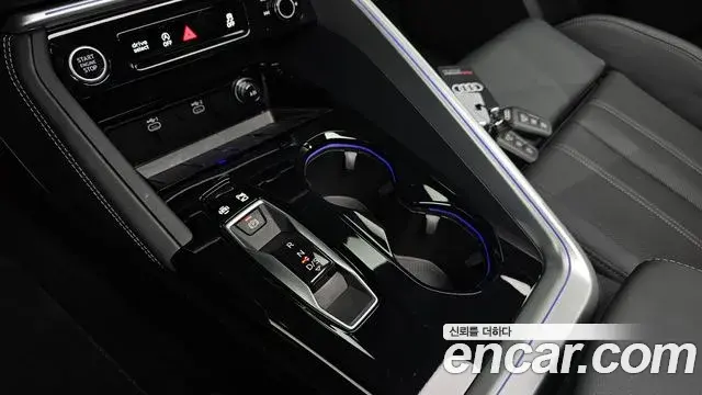 Audi Q5 2025 — Photo 9/20
