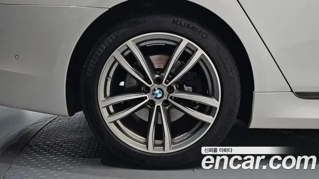 BMW 7 Series 2018 — Photo 5/20