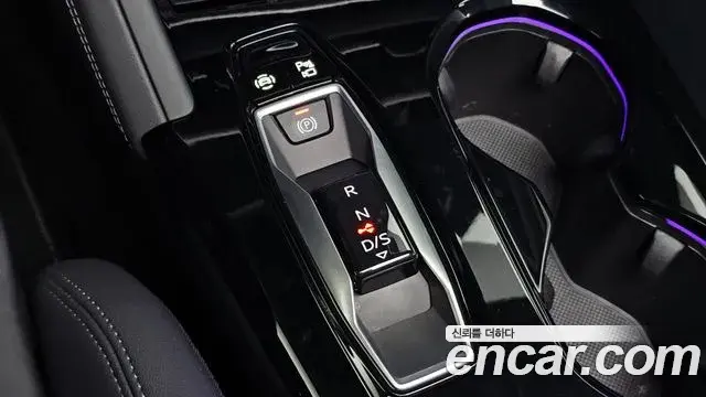 Audi Q5 2025 — Photo 9/20