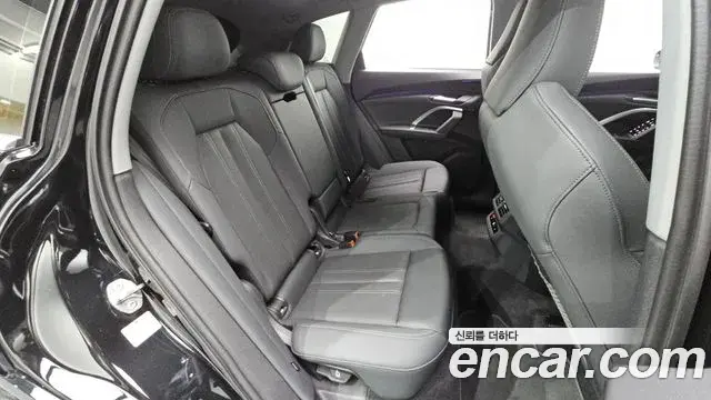 Audi Q5 2025 — Photo 11/20